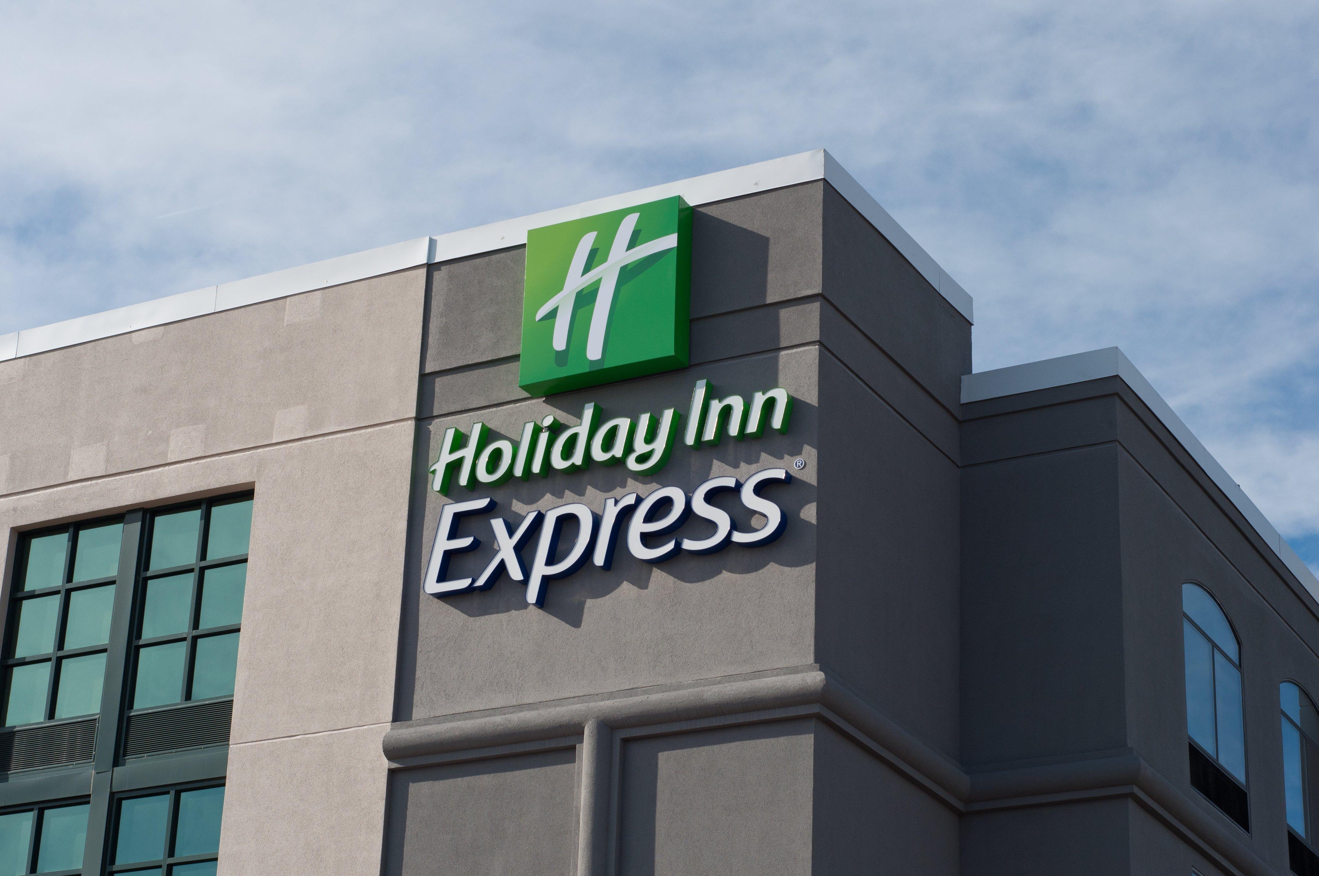 Holiday Inn Express Quantico 斯坦福 外观 照片